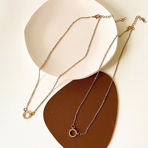 🔴𝟭𝟬/$𝟮𝟱🔴NEW Rhinestone Circle Charm Necklace - Picture 9 of 13